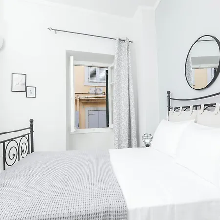 Casa Di Niki, Corfu Old Town Apartment